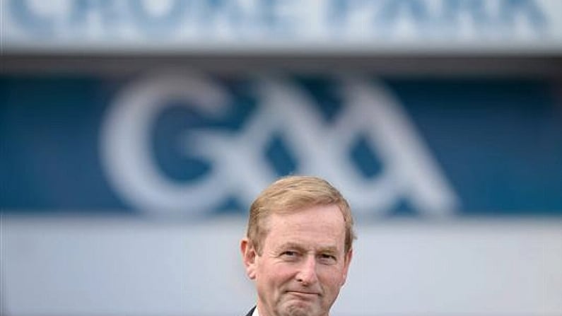 Enda Kenny Is A Photobombing Pro