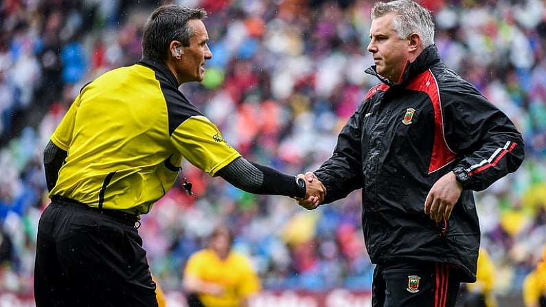 20 August 2017; Mayo manager Stephen Rochford shakes hands with referee Maurice Deegan during the GAA Football All-Ireland Senior Championship Semi-Final match between Kerry and Mayo at Croke Park in Dublin. Photo by Ramsey Cardy/Sportsfile