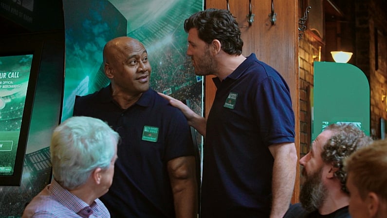 Jonah Lomu And Shane Horgan Surprised A Dublin Pub With A Unique Quiz Machine