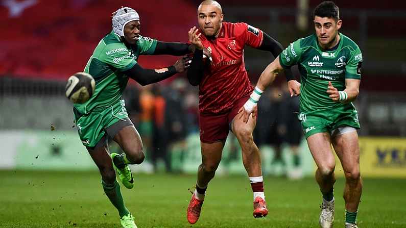 6 January 2018; Simon Zebo of Munster in action against Niyi Adeolokun, left, and Tiernan OHalloran of Connacht during the Guinness PRO14 Round 13 match between Munster and Connacht at Thomond Park in Limerick. Photo by Diarmuid Greene/Sportsfile