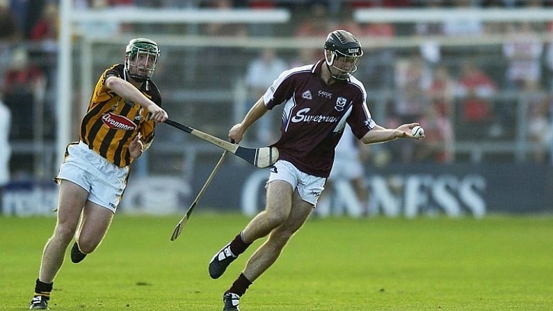 22 July 2006; Tony Og Regan, Galway, in action against Henry Shefflin, Kilkenny. Guinness All-Ireland Senior Hurling Championship Quarter-Final, Galway v Kilkenny, Semple Stadium, Thurles, Co. Tipperary. Picture credit: Brendan Moran / SPORTSFILE