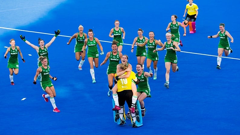 2 August 2018; Ireland players celebrate with goalkeeper Ayeisha McFerran after their victory in a penalty shootout during the Women's Hockey World Cup Finals Quarter-Final match between Ireland and India at the Lee Valley Hockey Centre in QE Olympic Park, London, England. Photo by Craig Mercer/Sportsfile