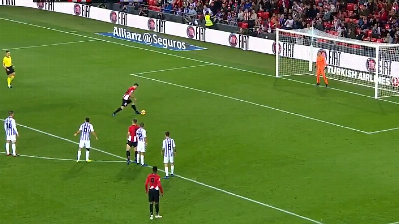 Watch: Bilbao's Aduriz Coolly Slots Home Incredible One-Step Penalty