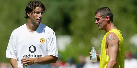 Ruud Van Nistelrooy and Roy Keane at training 