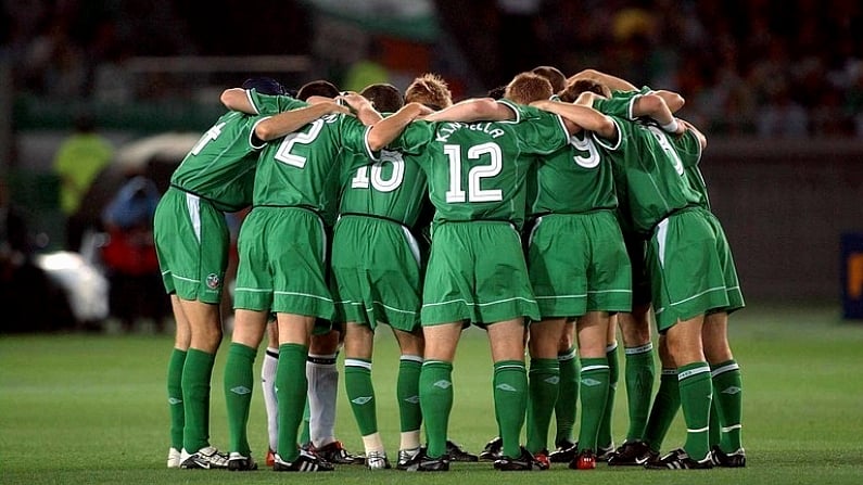 11 June 2002; The Republic of Ireland team gather together in a huddle before the game against Saudi Arabia. FIFA World Cup Finals, Group E, Republic of Ireland v Saudi Arabia, Yokohama Stadium, Yokohama, Japan. Cup2002. Soccer. Picture credit; David Maher / SPORTSFILE *EDI*