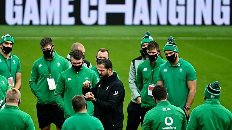 24 October 2020; Ireland head coach Andy Farrell speaks to his team ahead of the Guinness Six Nations Rugby Championship match between Ireland and Italy at the Aviva Stadium in Dublin. Photo by Ramsey Cardy/Sportsfile