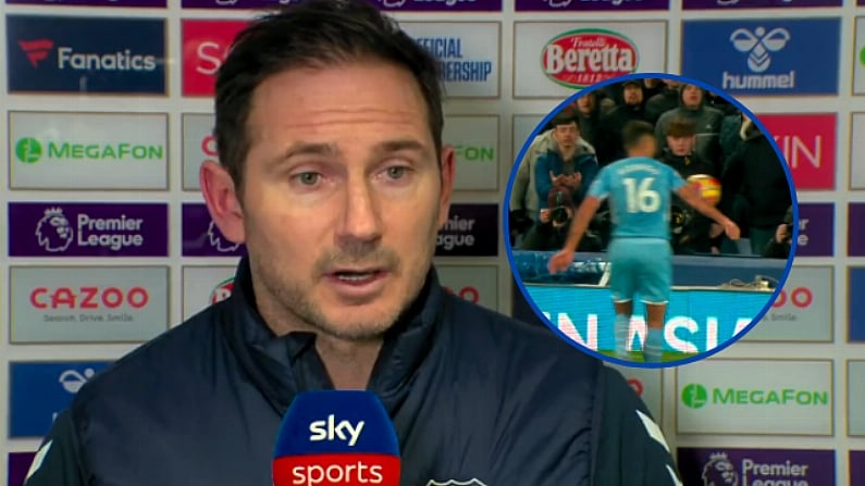 Frank Lampard reacting to Rodri's handball in the Man City penalty area.