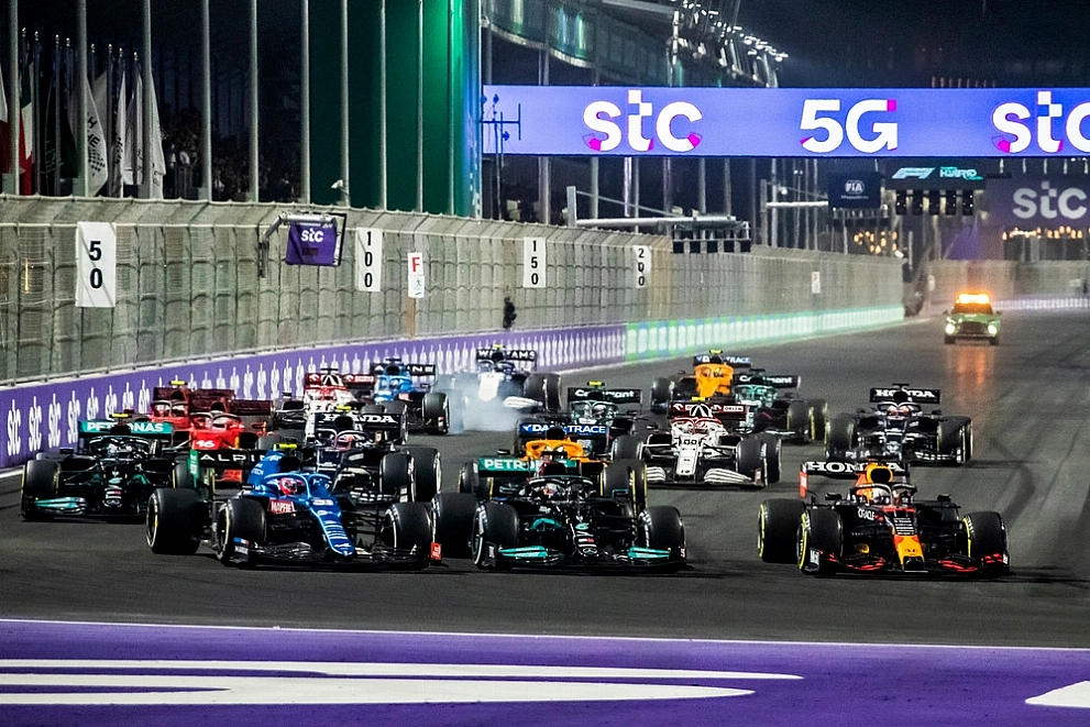 F1 race start Saudi Arabia