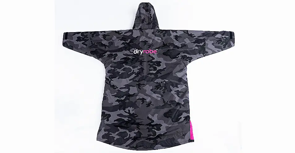 dryrobe Advance - Long Sleeve in Black Pink Camo