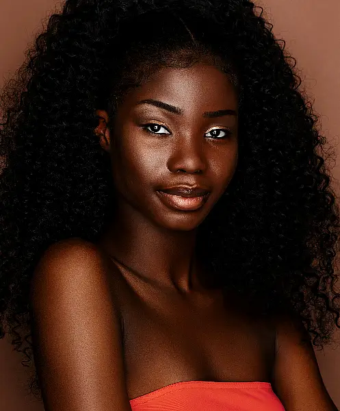 woman with natural curly hair