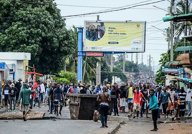 Protesters fill the street in Maputo 