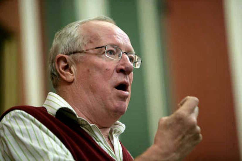 Influential Foreign Correspondent Robert Fisk Dies Aged 74