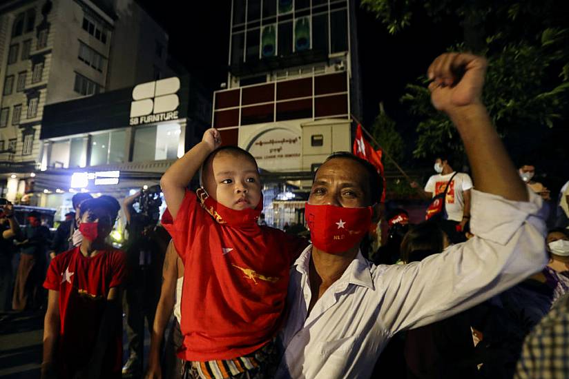 Unofficial Count Gives Suu Kyi’s Party Victory In Myanmar