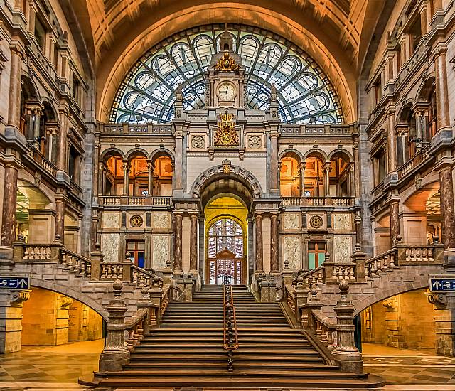 10 Extraordinary Train Stations To Travel Through Before You Die