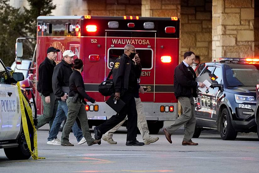 Eight Injured In Wisconsin Mall Shooting As Police Search For Suspect