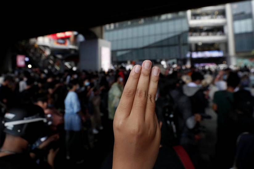 Thai Students Charged With Royal Defamation Law Ahead Of Demonstration