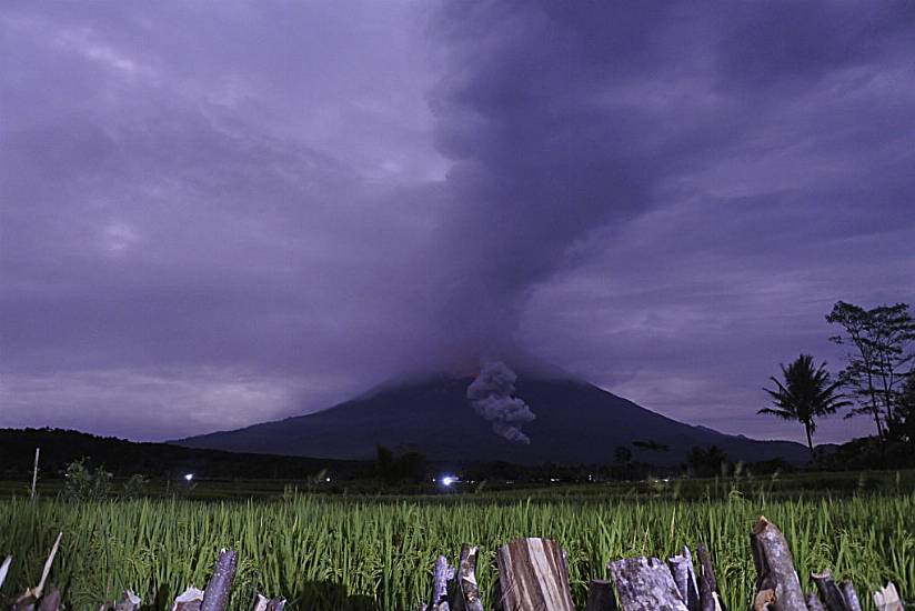 Thousands Flee As Activity In Indonesian Volcanoes Increases