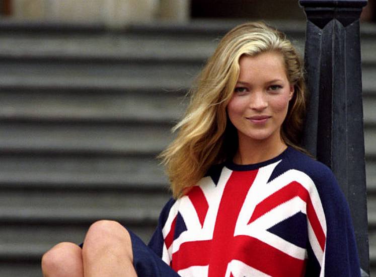 Eleven Vintage Kate Moss Outfits Still Stylish Today