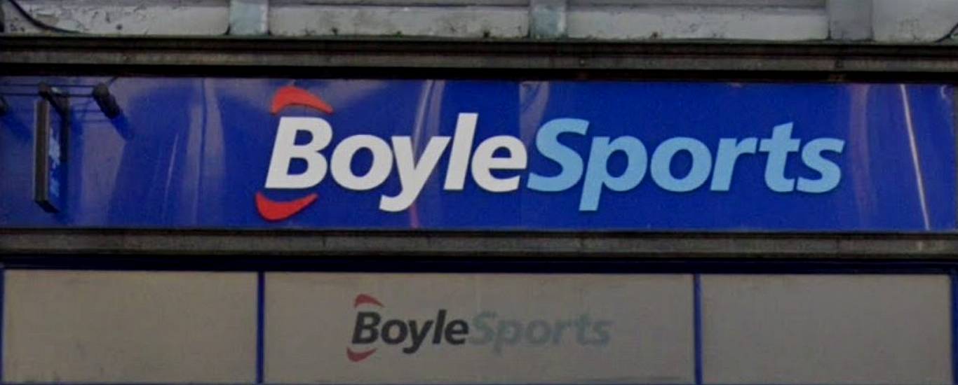 Man Held Up Bookies With Toilet Brush Handle