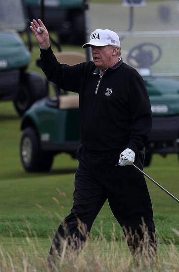 Nicola Sturgeon Warns Trump Against Scottish Golf Trip