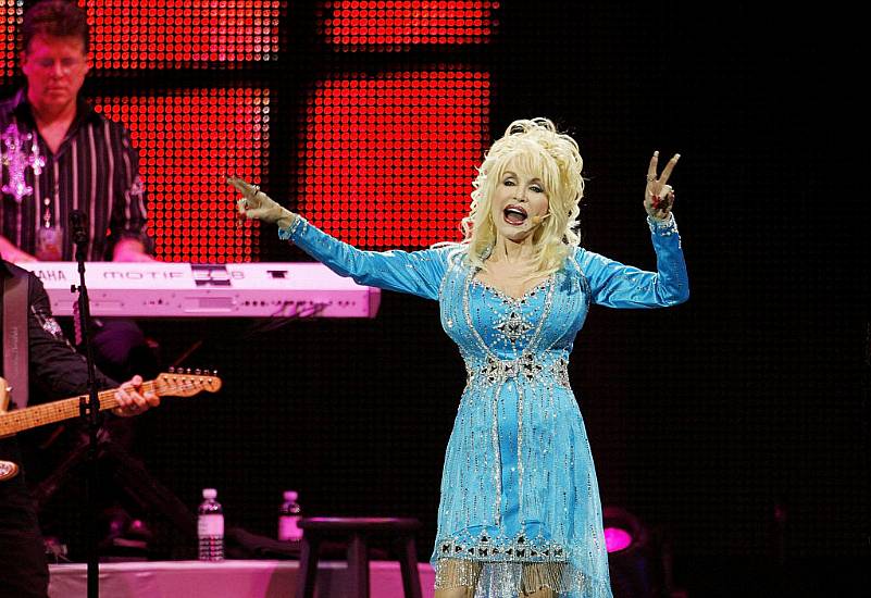 Dolly Parton Celebrates 75Th Birthday And Calls For Kindness