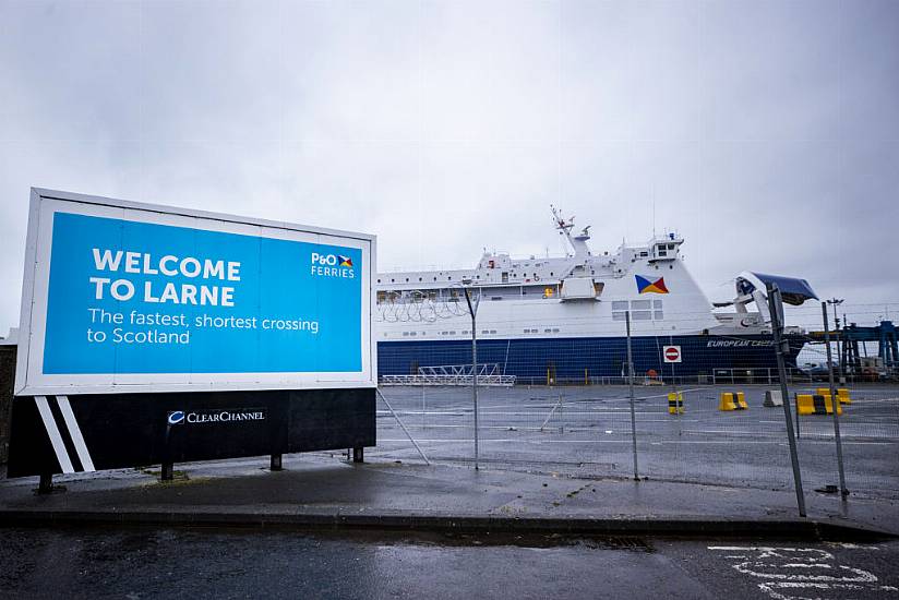 Eu To Temporarily Withdraw Staff From Northern Irish Ports Over Safety Concerns