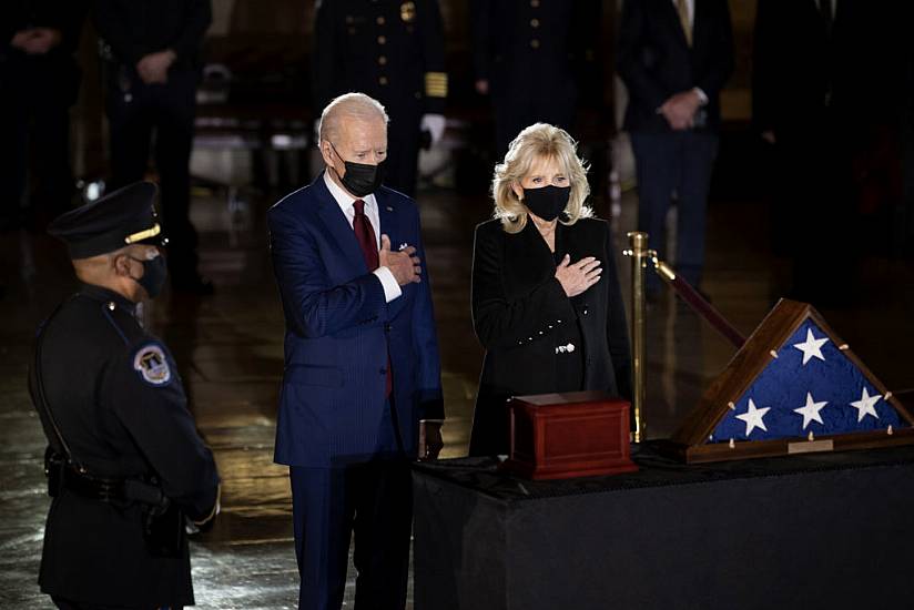 Us Capitol Police Officer Who Died After Riot Lies In Honour