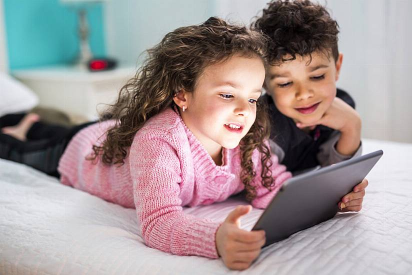 Children In Ireland Prefer Using Internet To Playing With Friends - Ersi