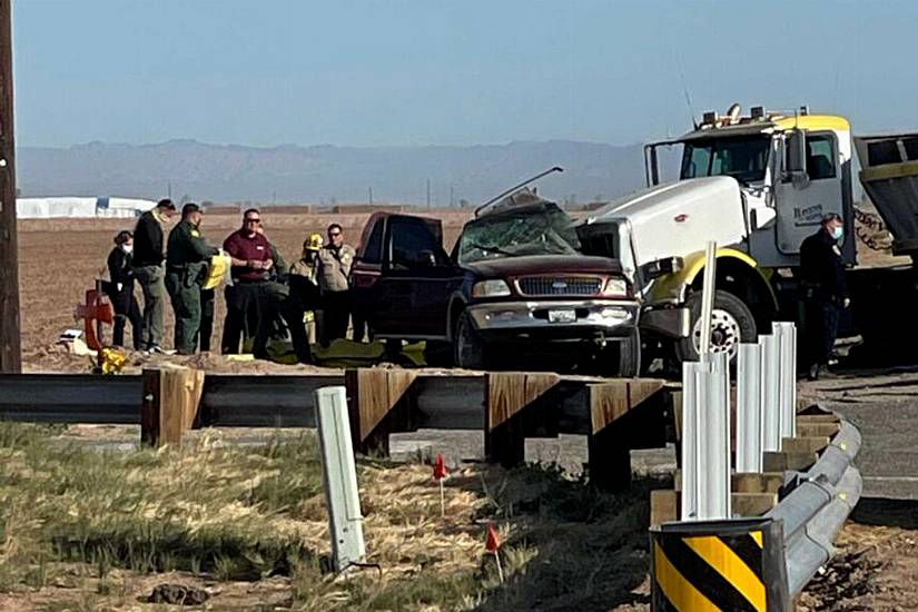 Suv Carrying 25 People Collides With Lorry In California, Killing 13