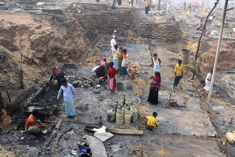 Tens Of Thousands Homeless After Fire At Bangladesh Rohingya Refugee Camp