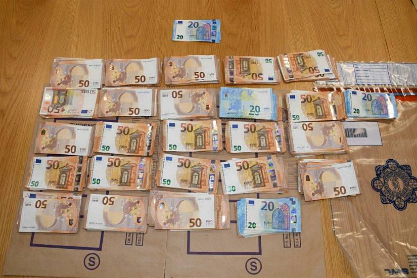 Man (20S) Arrested After Gardaí Find €100K In Car