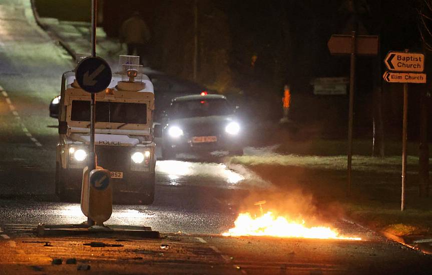 Police Attacked In Further Loyalist Disturbances In North