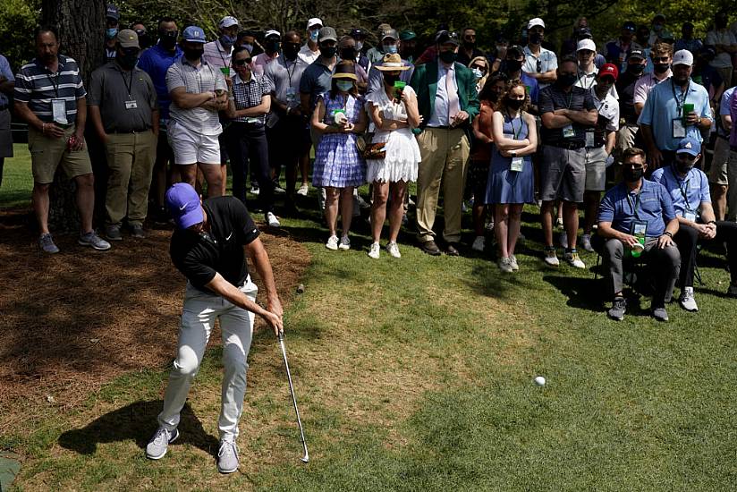 Rory Mcilroy Hits Dad Gerry With Wayward Shot At Masters