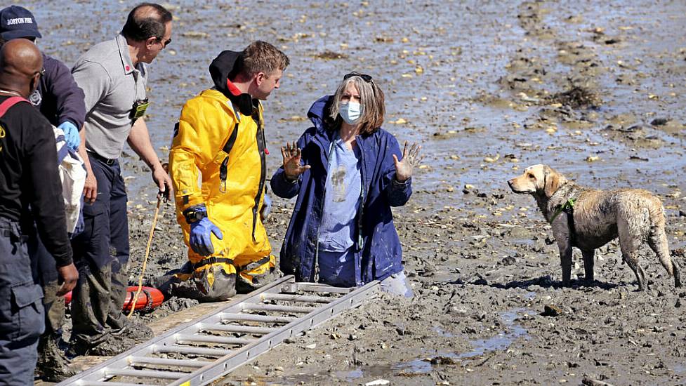 Us Nurse Rescued After Getting Stuck In The Mud During Beach Stroll