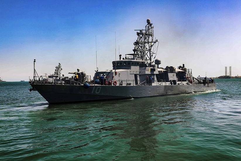 Us Navy Fires Warning Shots In Persian Gulf Encounter With Iranian Vessels