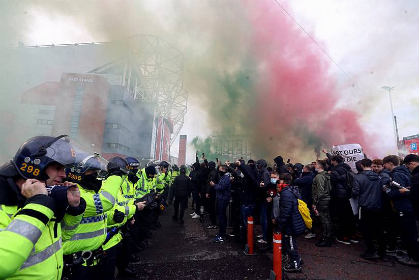 Liverpool Bus Blocked En Route To Old Trafford Ahead Of Man United Clash