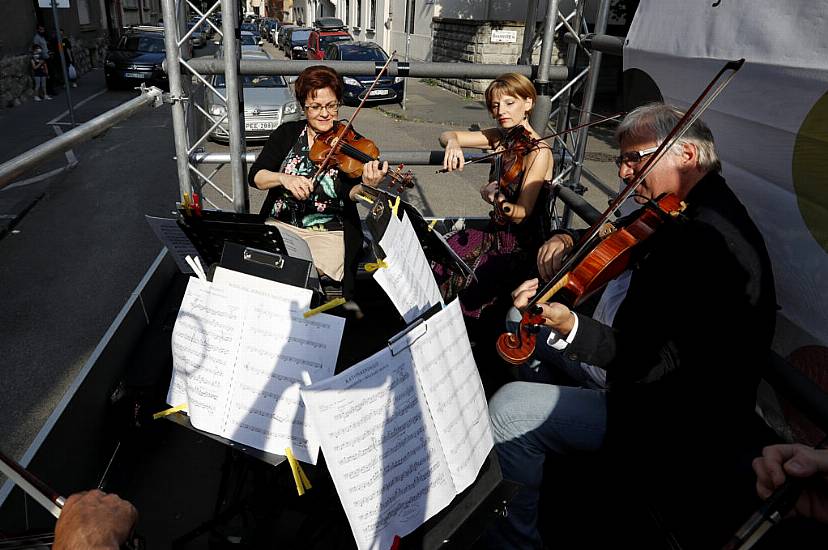 Budapest Orchestra Performs Live Concert From Moving Lorry