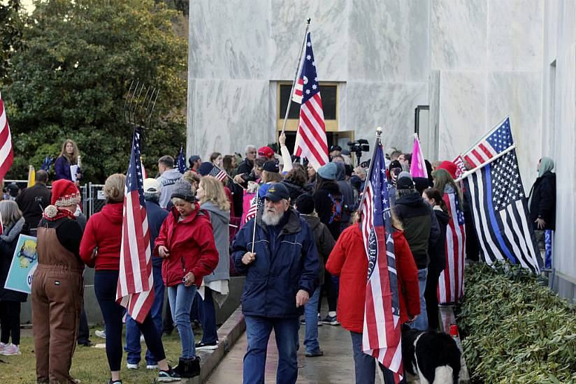 Oregon Politician Expelled For Letting Far-Right Protesters Into State Capitol