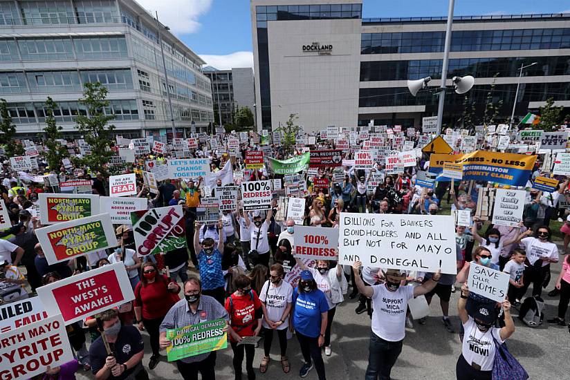 Mica Protesters Gather In Dublin As Taoiseach Refuses To Commit To 100% Redress Scheme