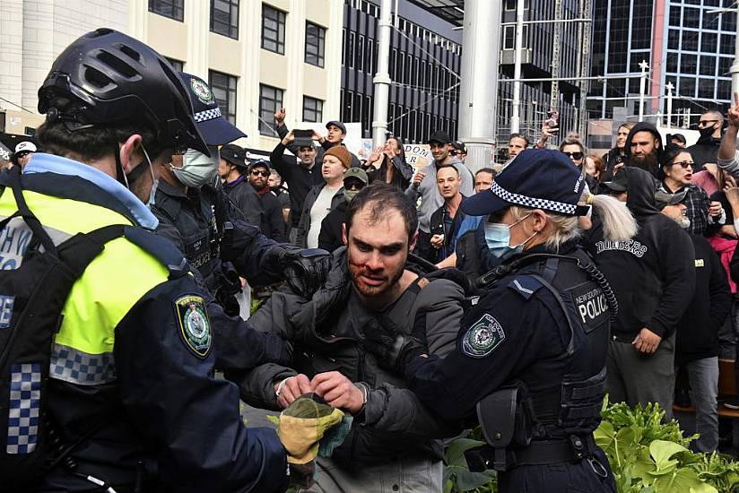 Thousands Protest Lockdown Across Australia