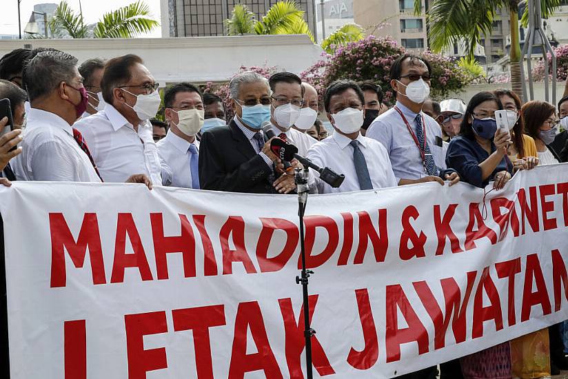 Malaysian Politicians Stage Protest Over Parliament Closure