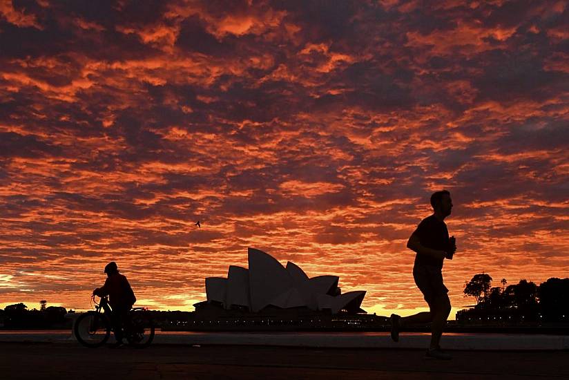 Qantas Furloughs 2,500 Staff Amid Lockdowns In Australian Cities