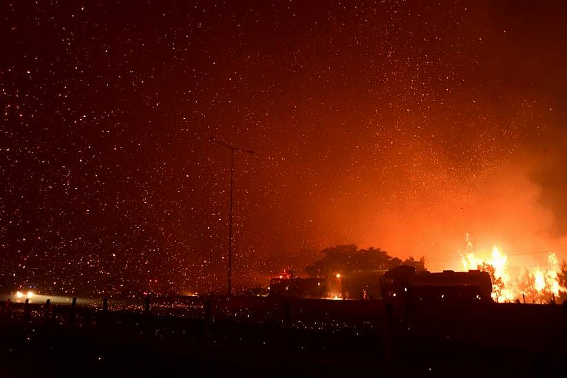 Thousands More Flee Wildfires Outside Athens Amid Heatwave