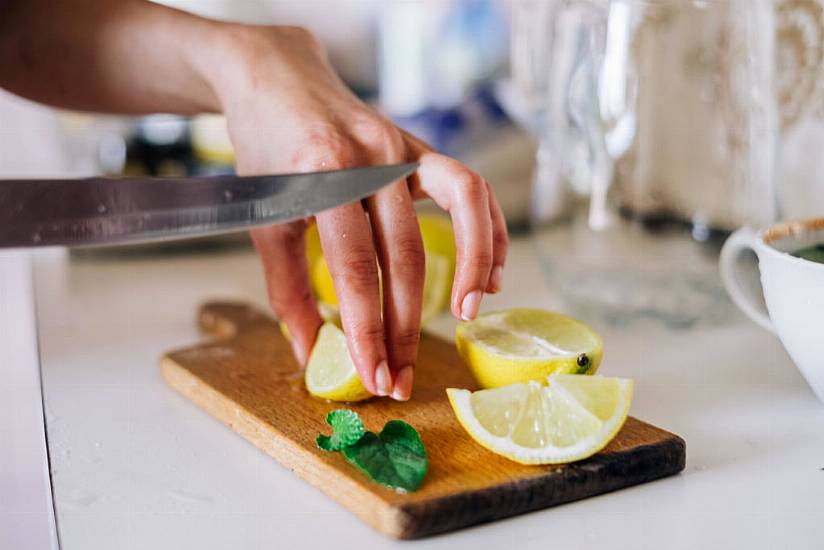 Clean Your Chopping Board With Lemon – And Five More Kitchen Hacks