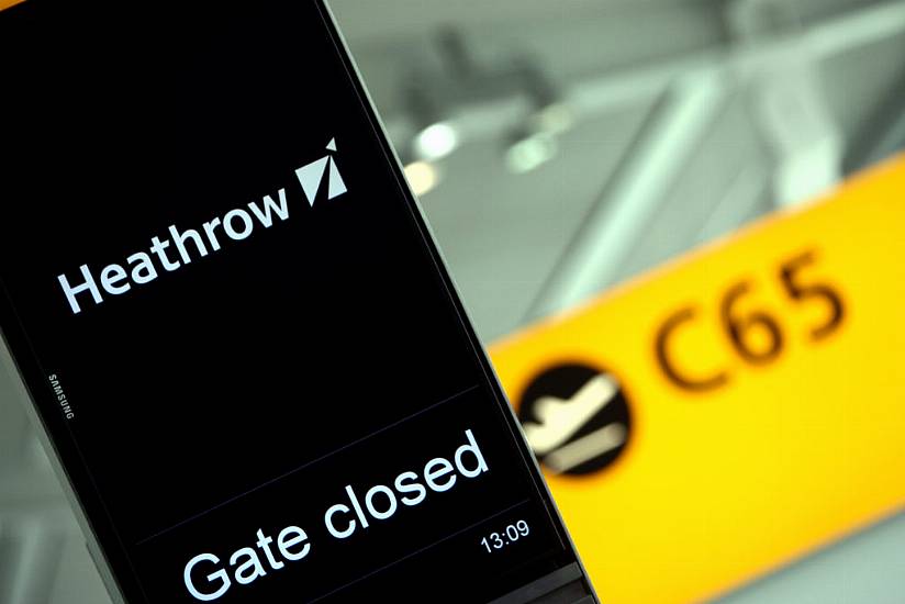 Uk Minister Warns Of Christmas Airport Delays Due To Strikes