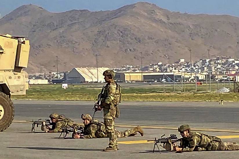 No Flights Leaving Kabul As Desperate People Crowd Tarmac