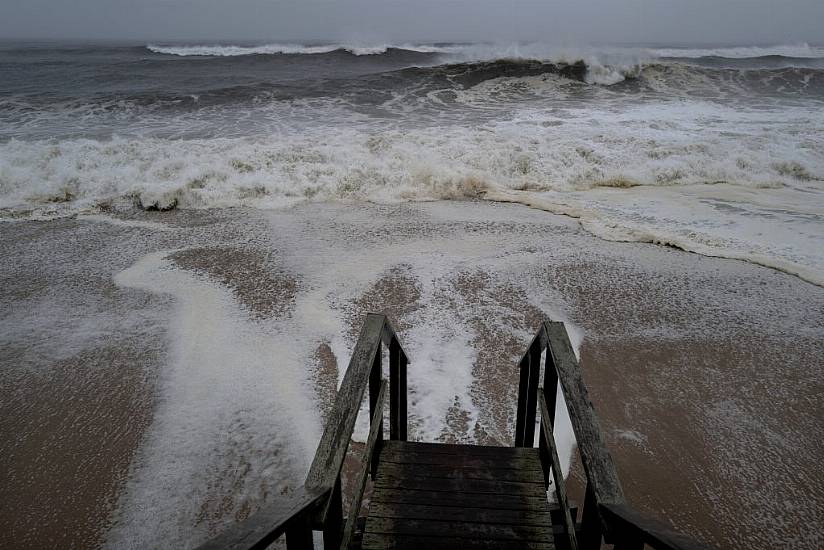 Millions In Us Braced For High Winds And Flooding As Henri Heads North-East