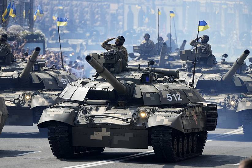 Ukraine Leader Stresses Nato And Eu Ties At Independence Day Parade