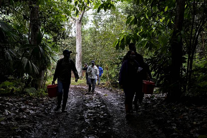 Local Citizen Scientists Map Genetics Of Darwin’s Galapagos