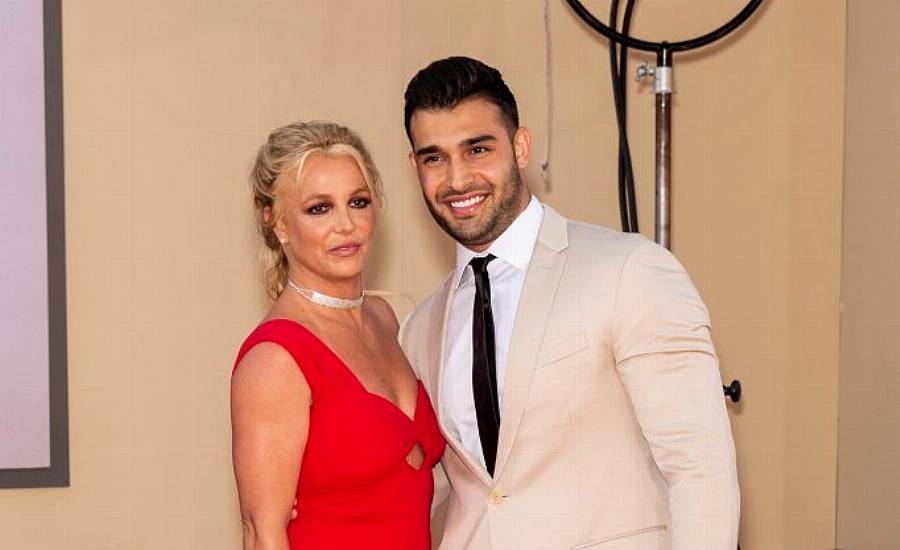 Britney Spears Is Engaged: Who Will Design The Pop Icon’s Wedding Dress?